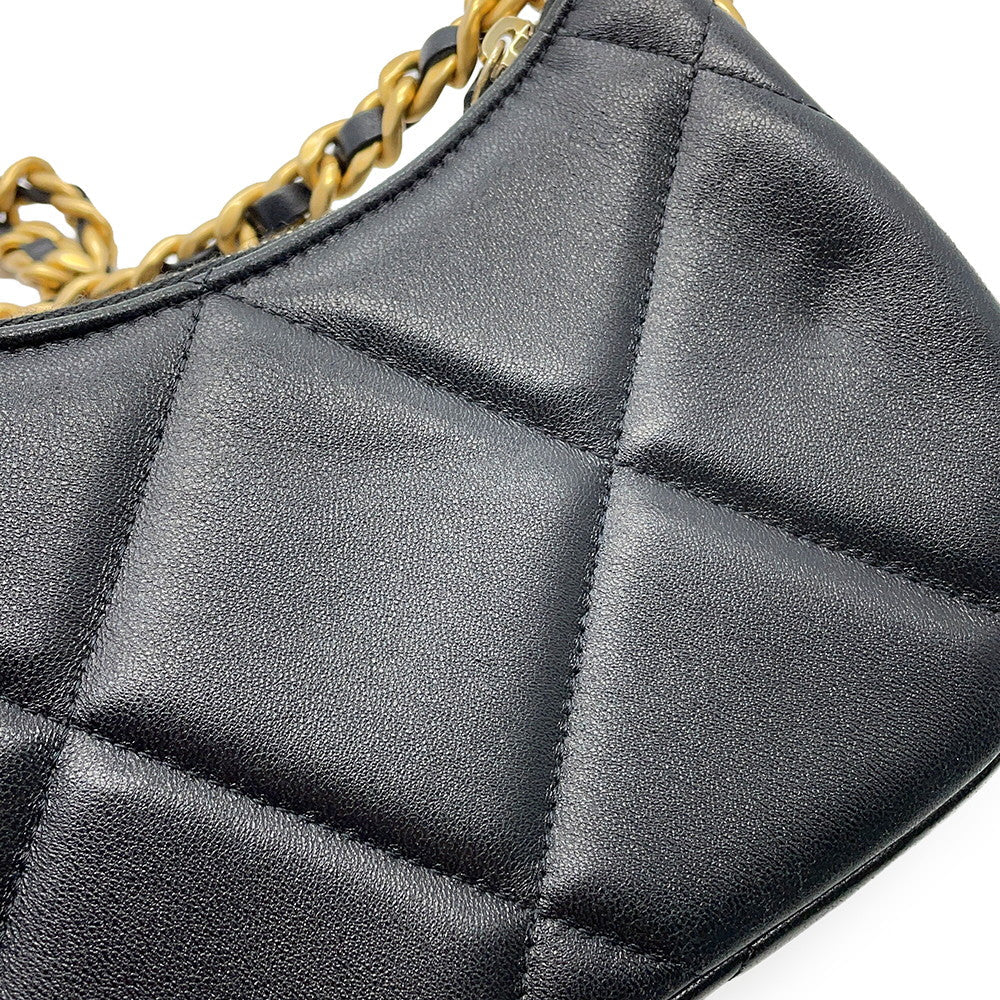 CHANEL CHANEL19 Matelasse SmallHobo Bag BlackAP3676 Lambskin
