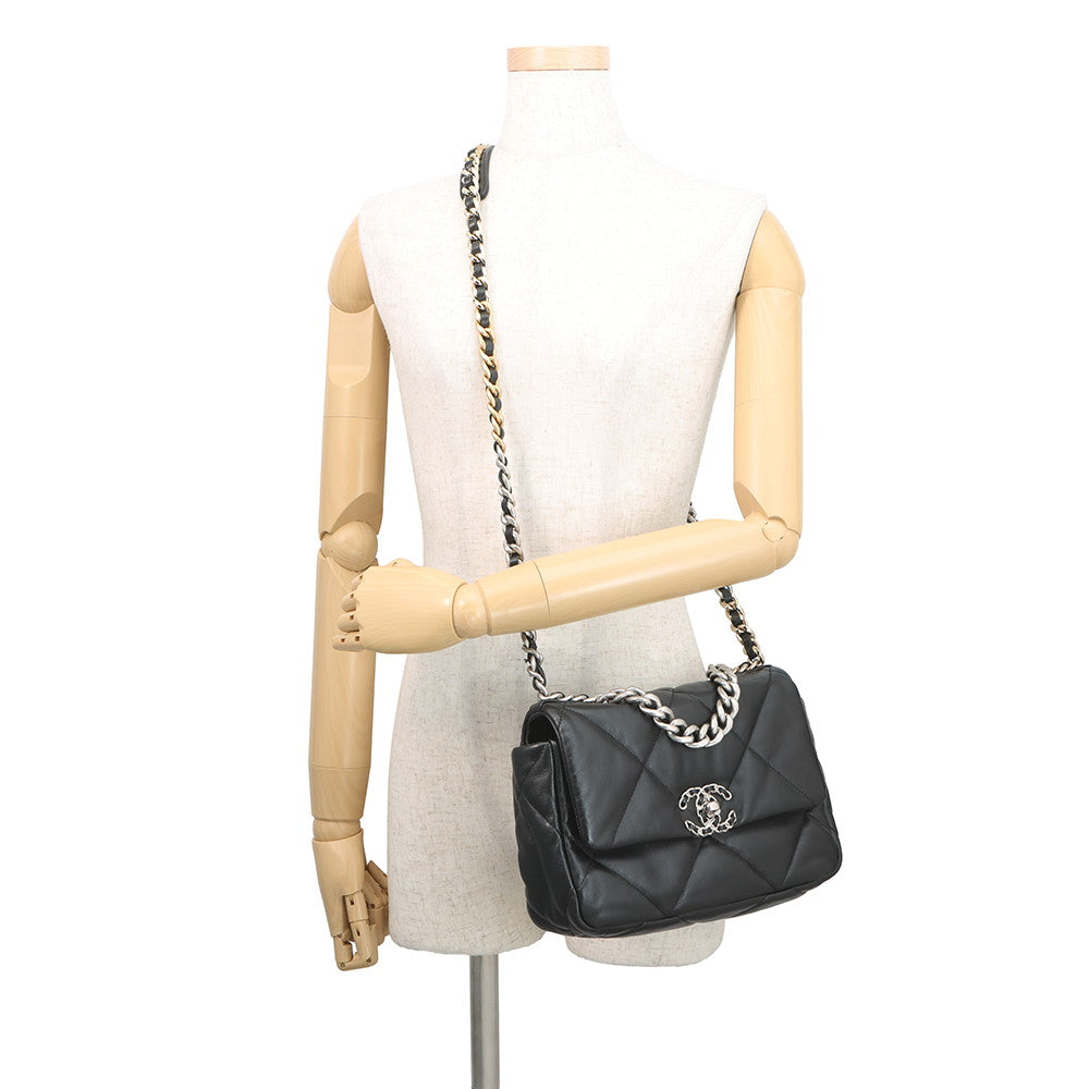 CHANEL CHANEL19 Matelasse Shoulder Bag BlackAS1160-B07327-94305 Shiny Lambskin