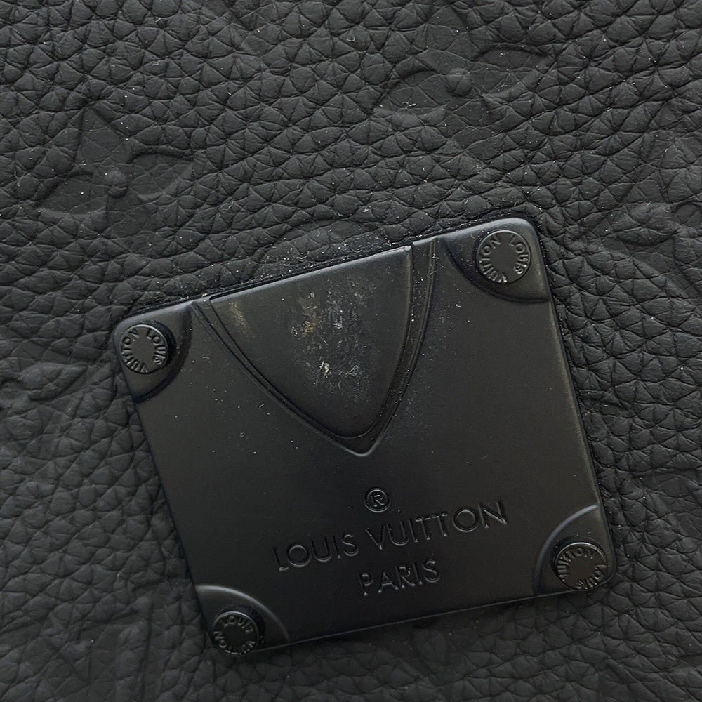 LOUIS VUITTON SPadlock Vertical Wearable Wallet NoirM81524 Monogram・Taurillon