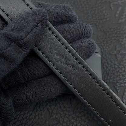 LOUIS VUITTON SPadlock Vertical Wearable Wallet NoirM81524 Monogram・Taurillon