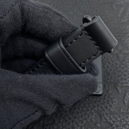 LOUIS VUITTON SPadlock Vertical Wearable Wallet NoirM81524 Monogram・Taurillon