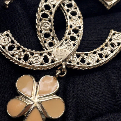 CHANEL CC Logo Clover Brooch Metal