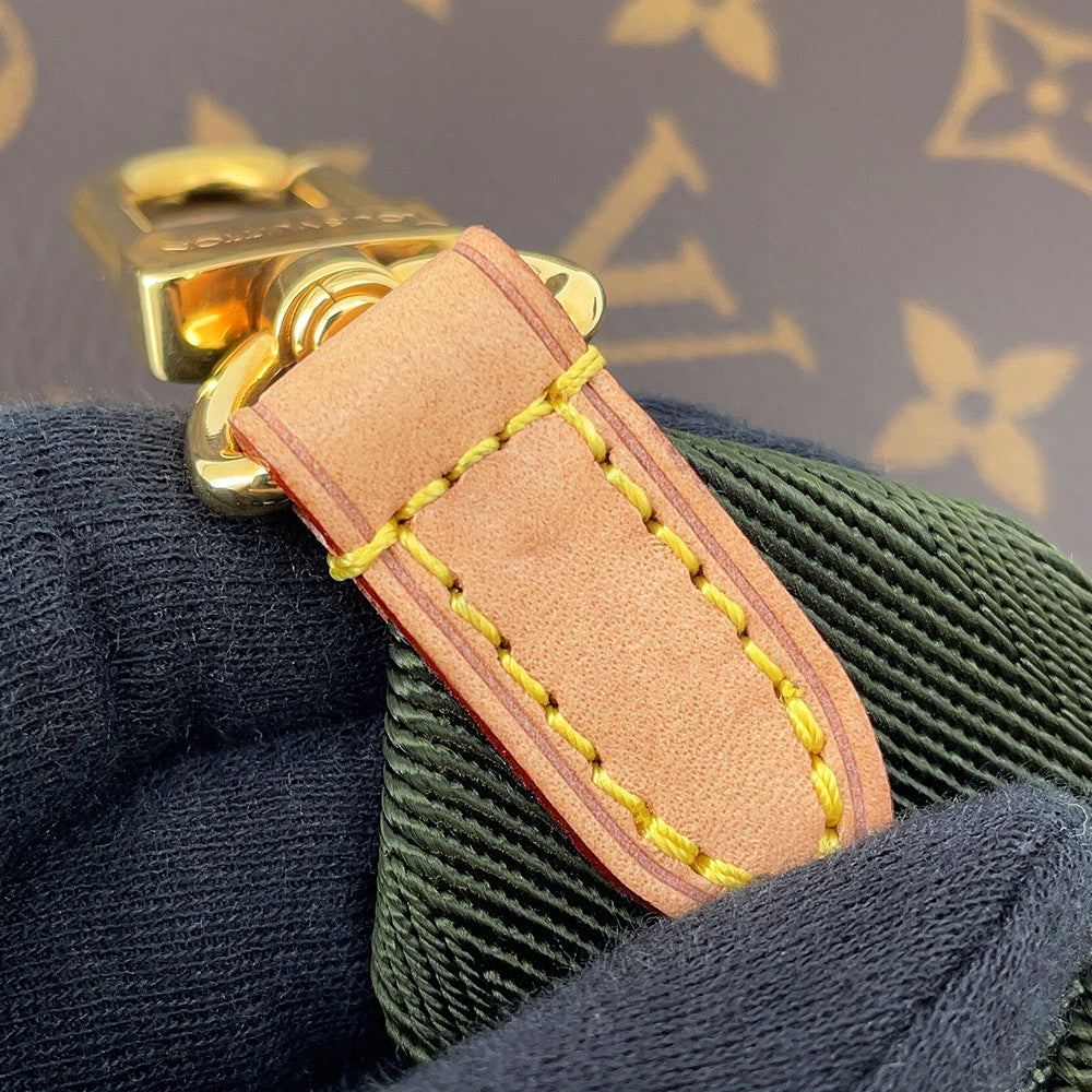 LOUIS VUITTON Multi Pochette Accessoires KhakiM44813 Monogram
