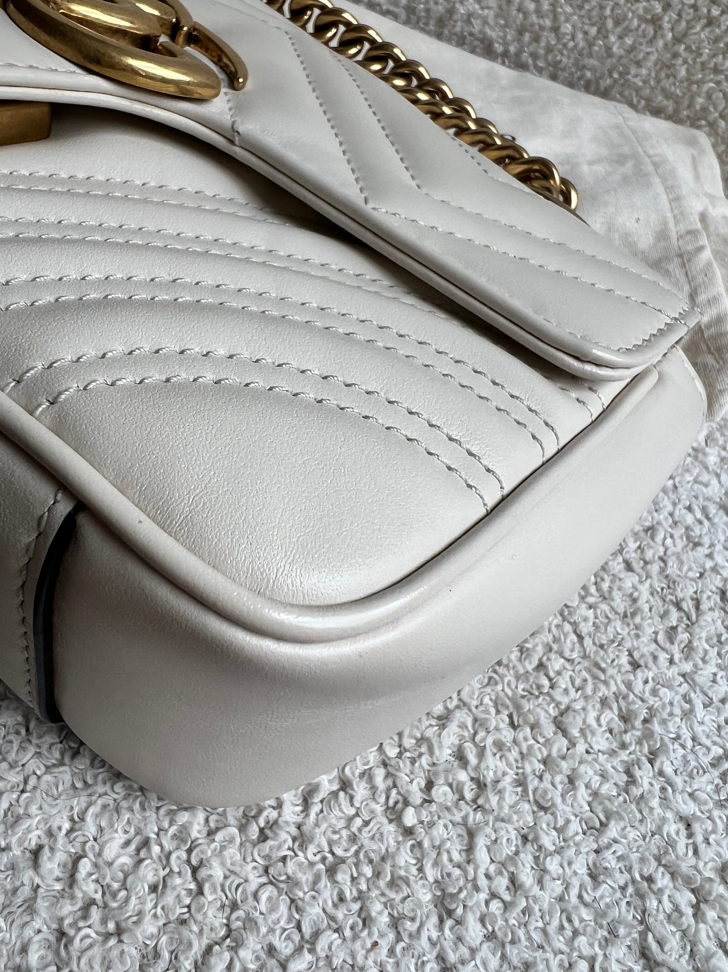 Gucci GG White Marmont Mini Shoulder Bag (RRP £1,890)