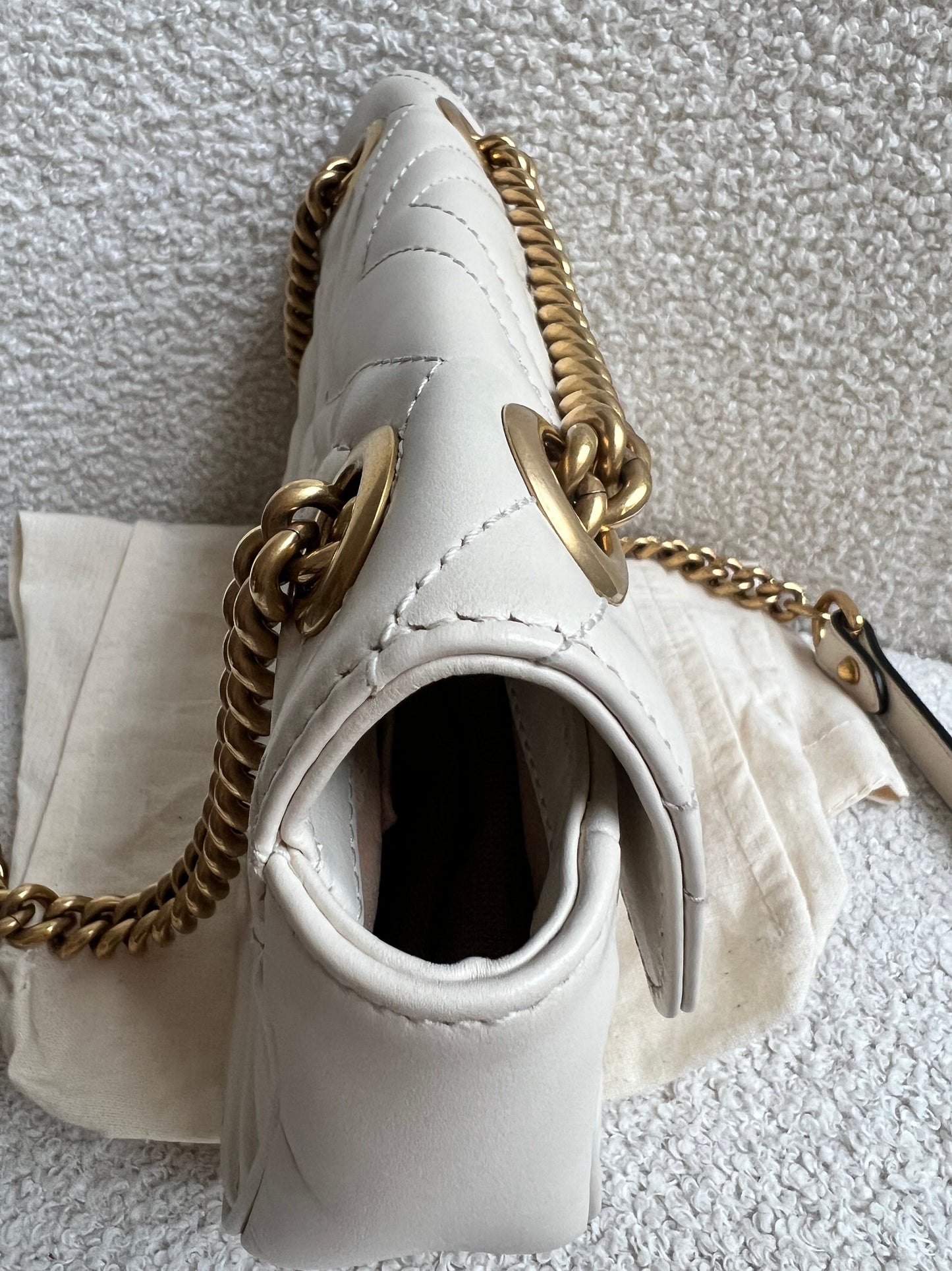 Gucci GG White Marmont Mini Shoulder Bag (RRP £1,890)