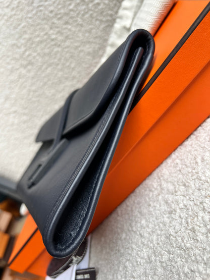 Hermes Jige Elan 29 Clutch in Bleu Nuit (RRP £3360)