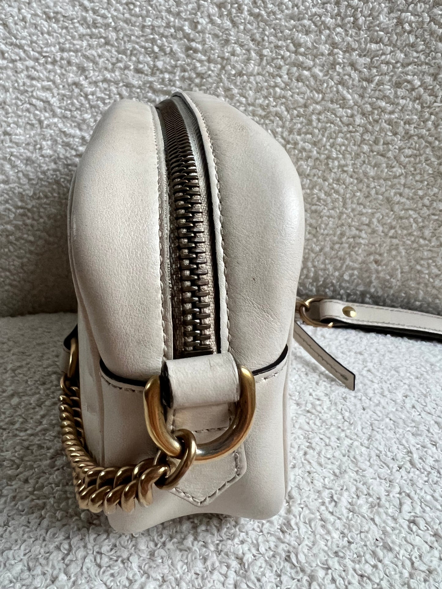 Gucci GG White Marmont Mini Shoulder Bag (RRP £1,360)