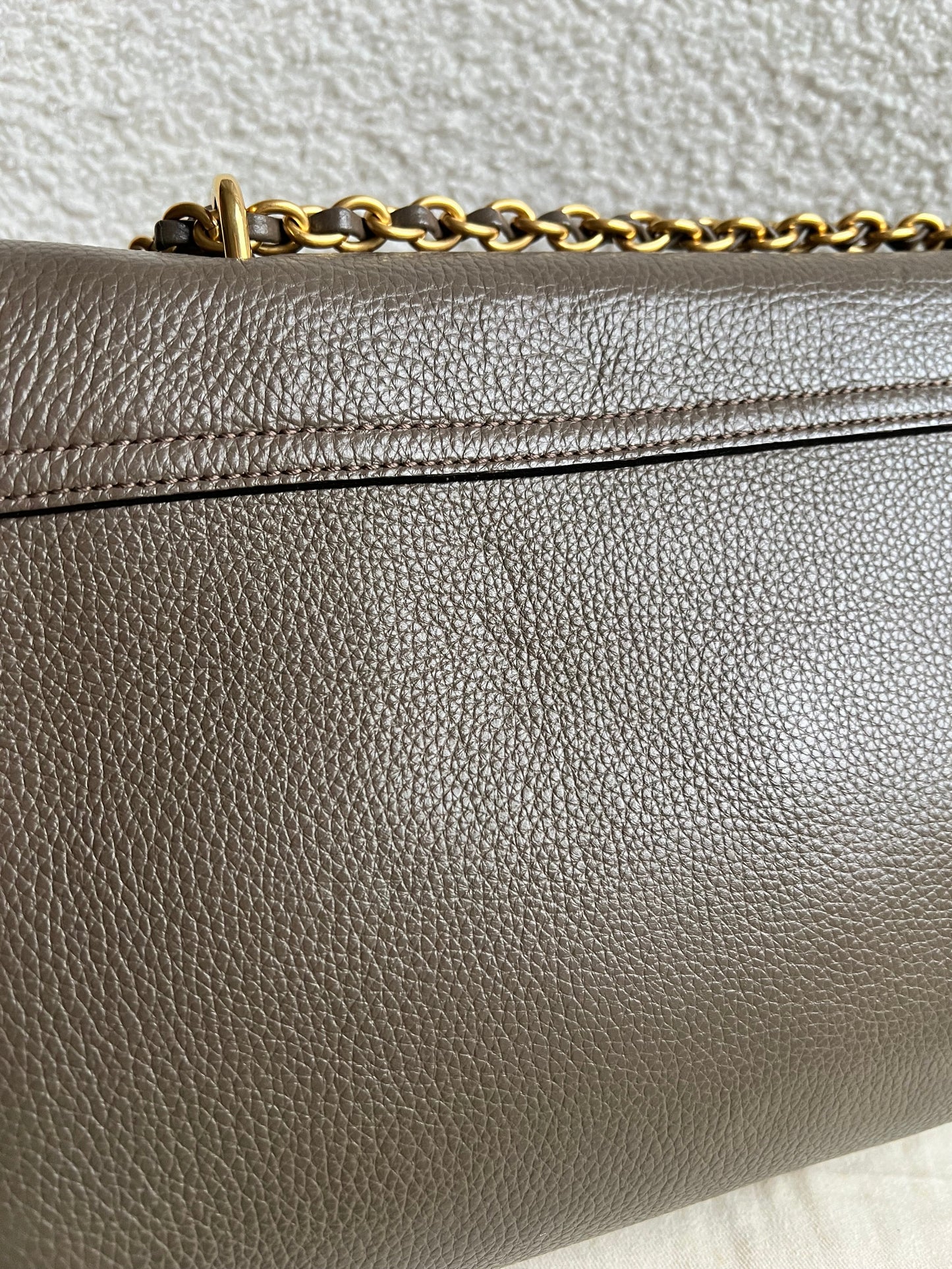 Mulberry Clay Medium Lily with Gold Hardware (RRP £1095)