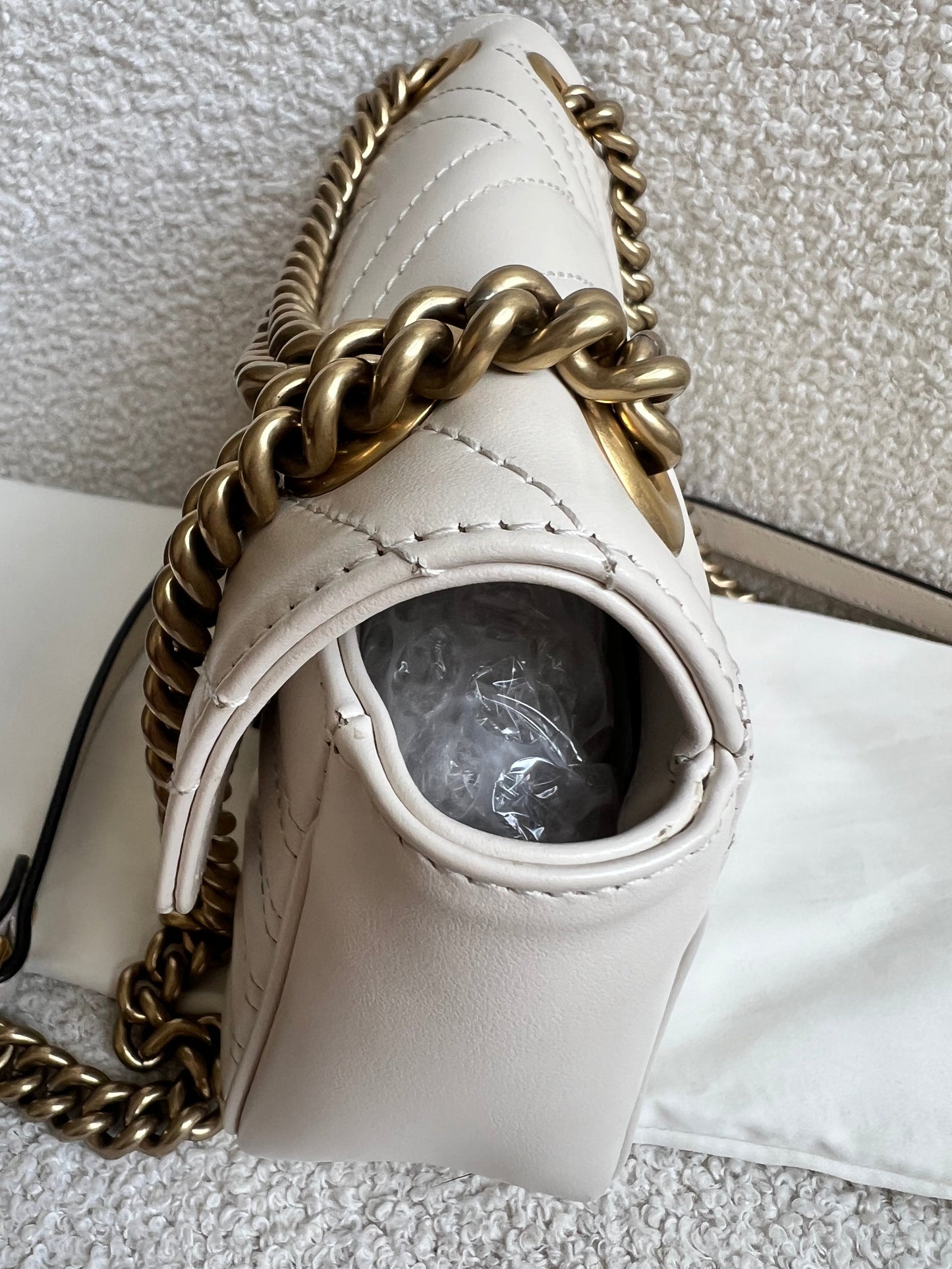 Gucci GG White Marmont Mini Shoulder Bag (RRP £1,890)
