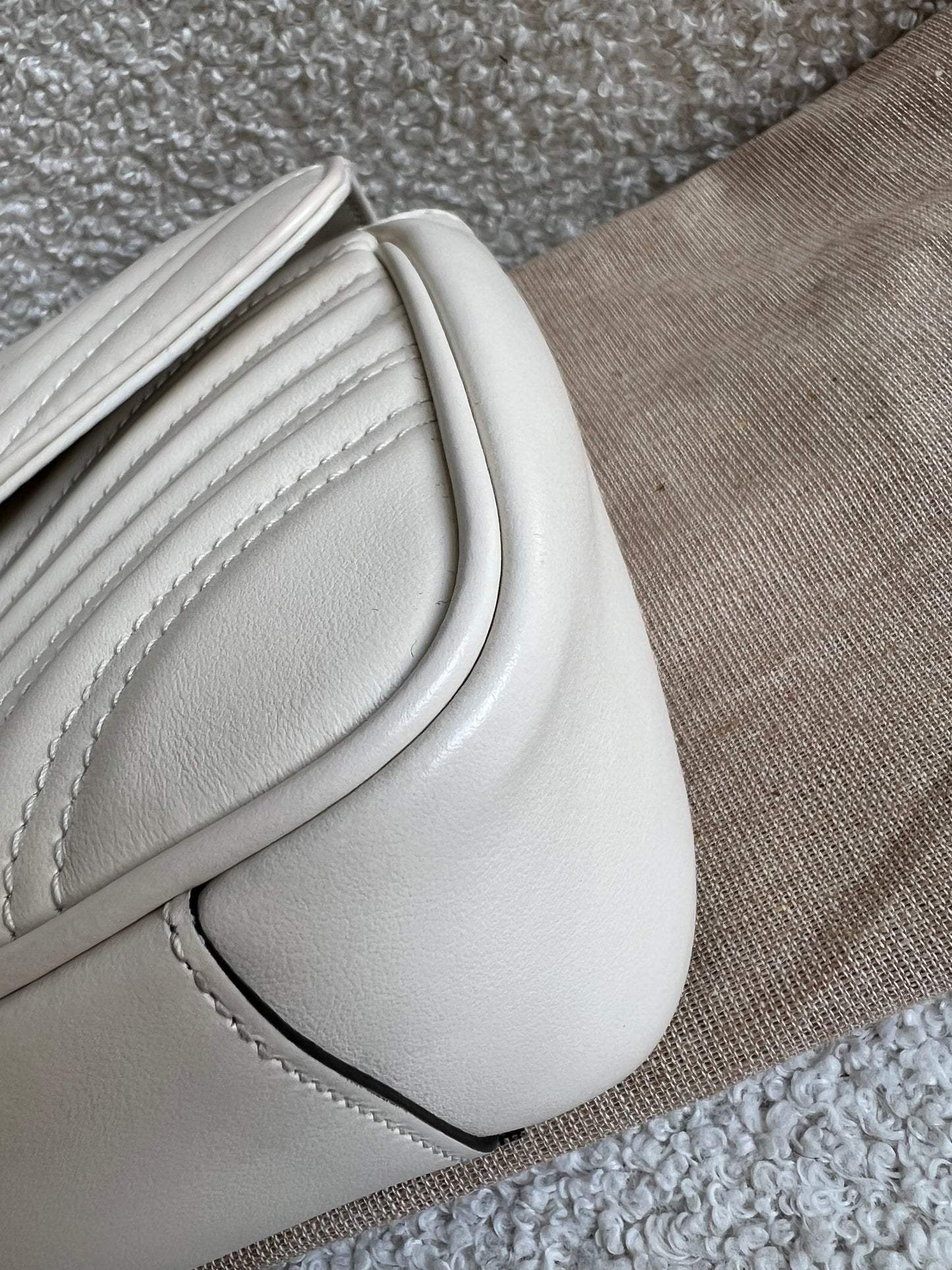 Gucci GG White Marmont Small Shoulder Bag (RRP £1890)