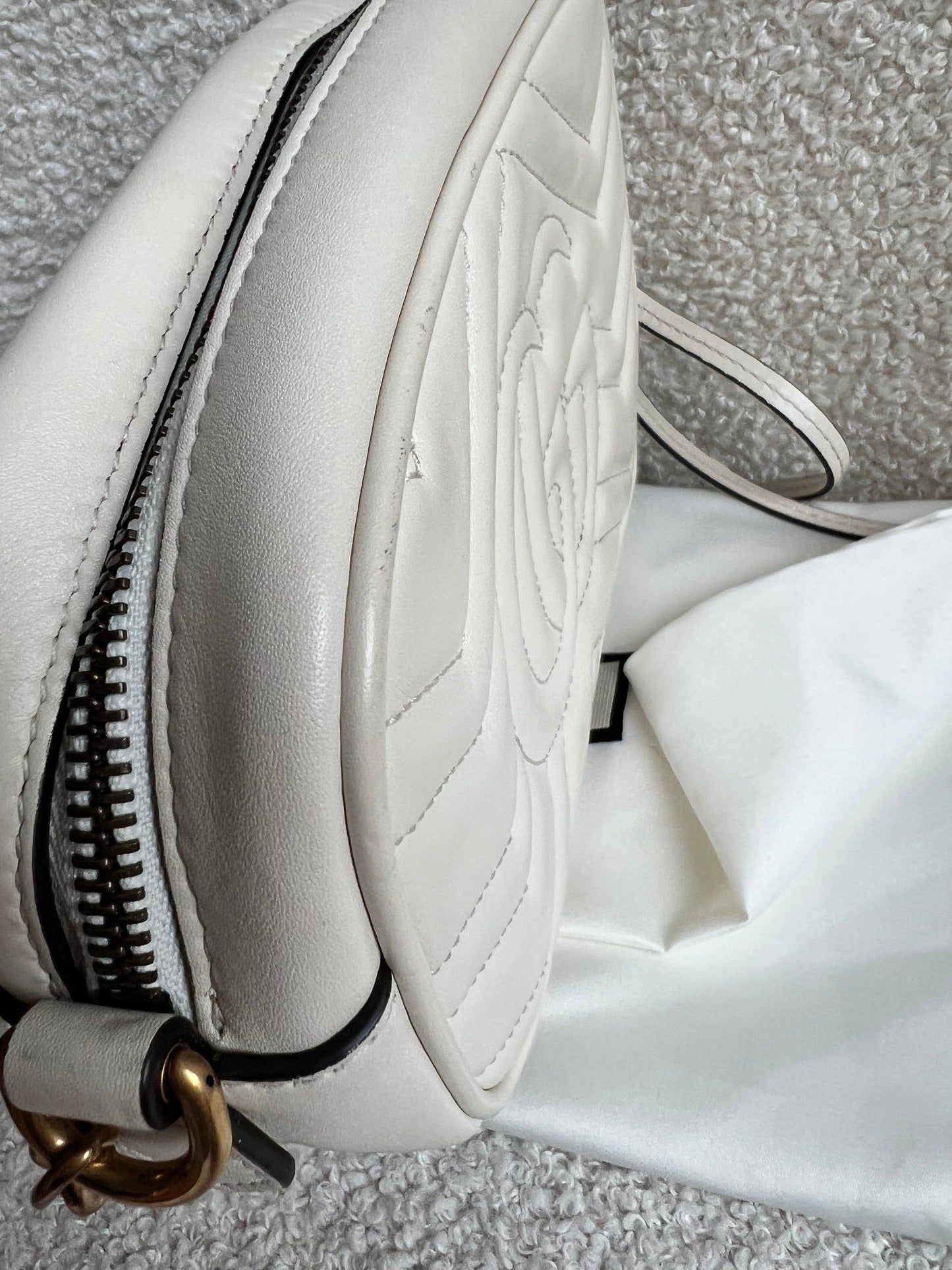 Gucci GG White Marmont Mini Shoulder Bag (RRP £1,360)