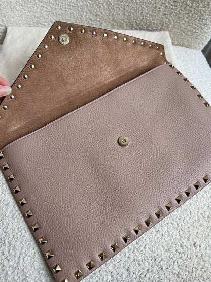 Valentino Garavani Rockstud Calfskin Clutch Pouch Rose Poudre (RRP £540)
