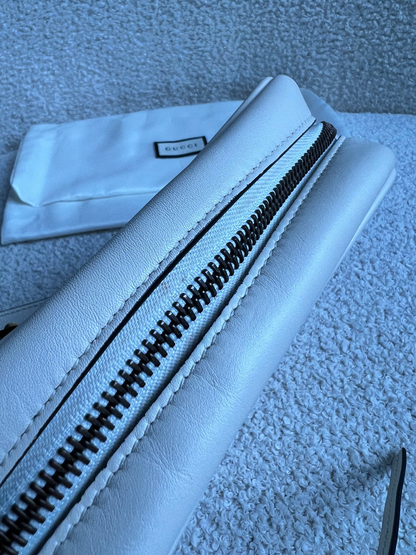 Gucci GG White Marmont Mini Shoulder Bag (RRP £1,360)