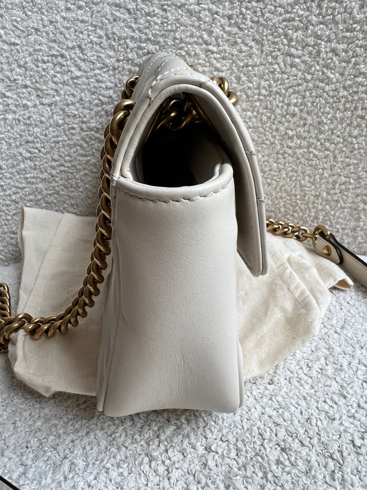 Gucci GG White Marmont Mini Shoulder Bag (RRP £1,890)