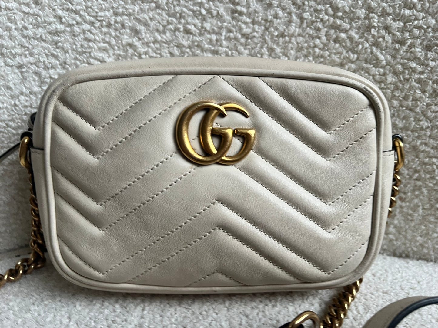 Gucci GG White Marmont Mini Shoulder Bag (RRP £1,360)