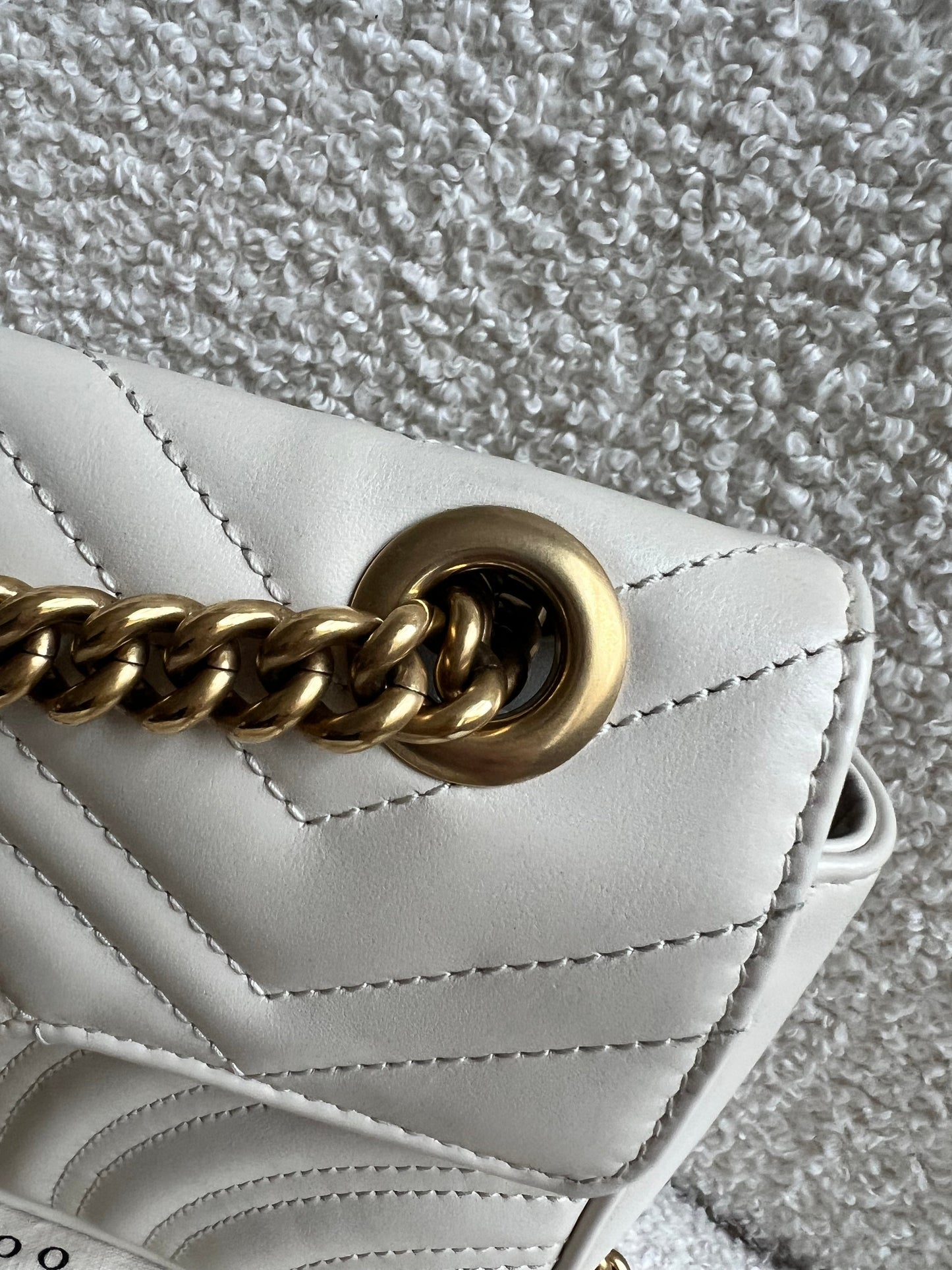Gucci GG White Marmont Mini Shoulder Bag (RRP £1,890)