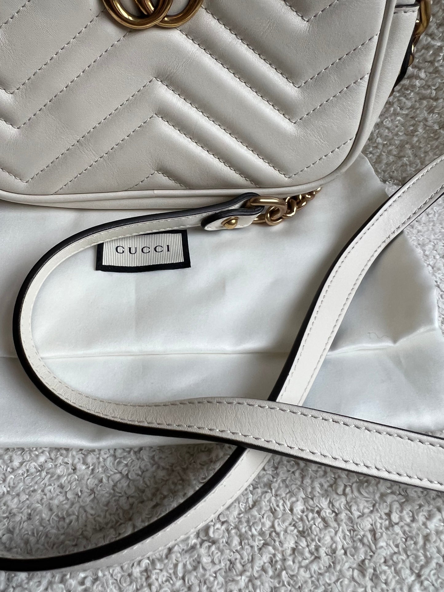 Gucci GG White Marmont Mini Shoulder Bag (RRP £1,360)
