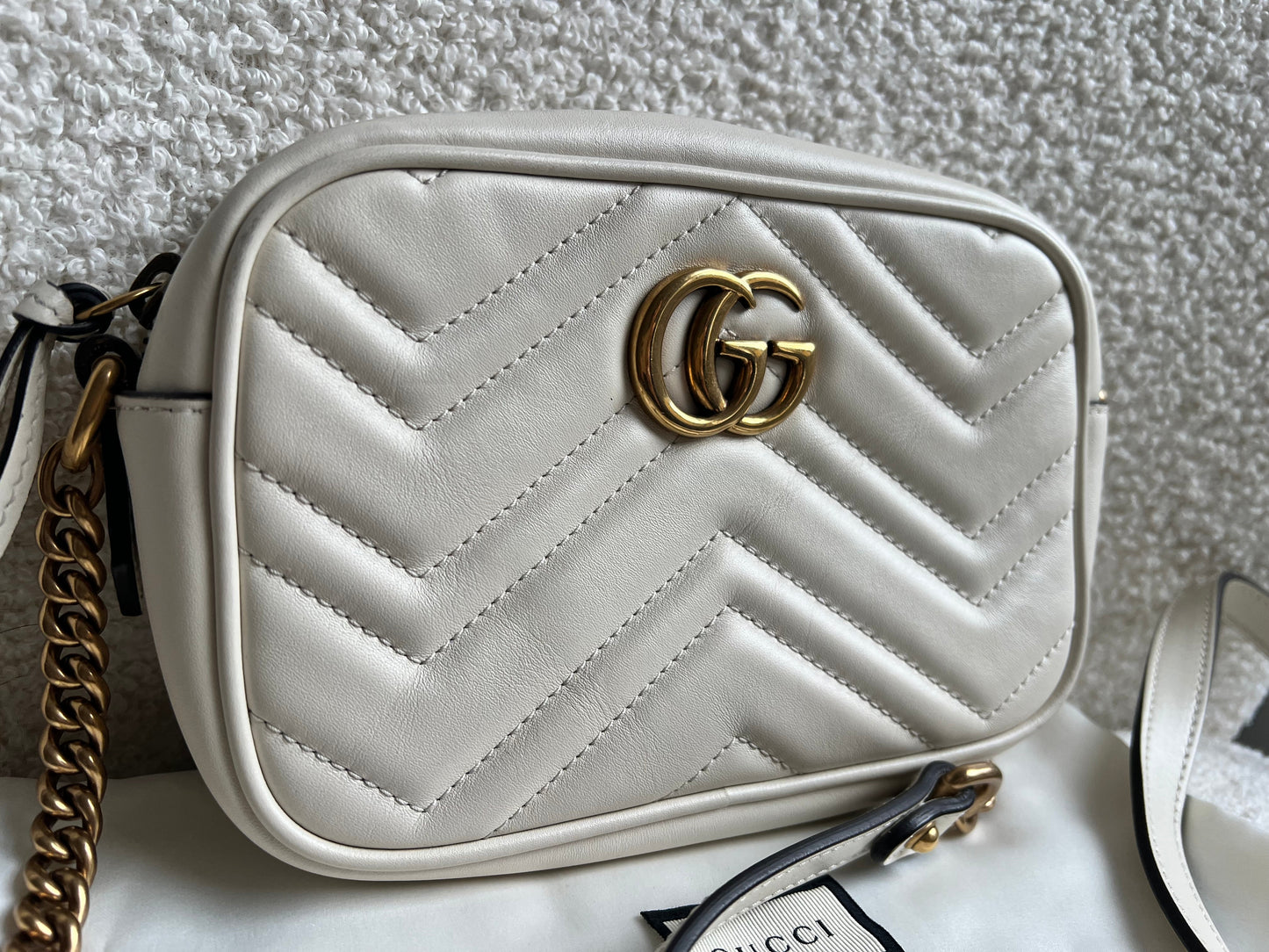 Gucci GG White Marmont Mini Shoulder Bag (RRP £1,360)