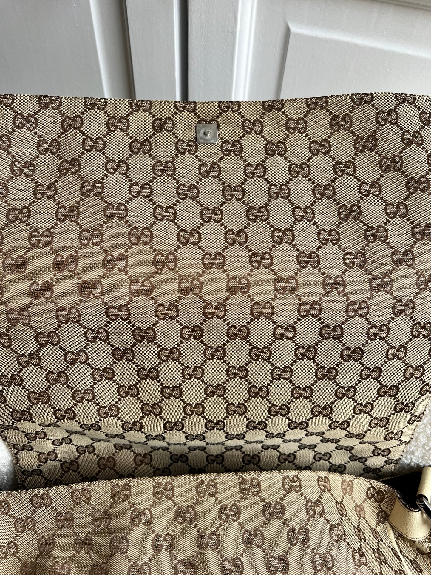 Gucci GG White Beige Canvas Messenger Bag