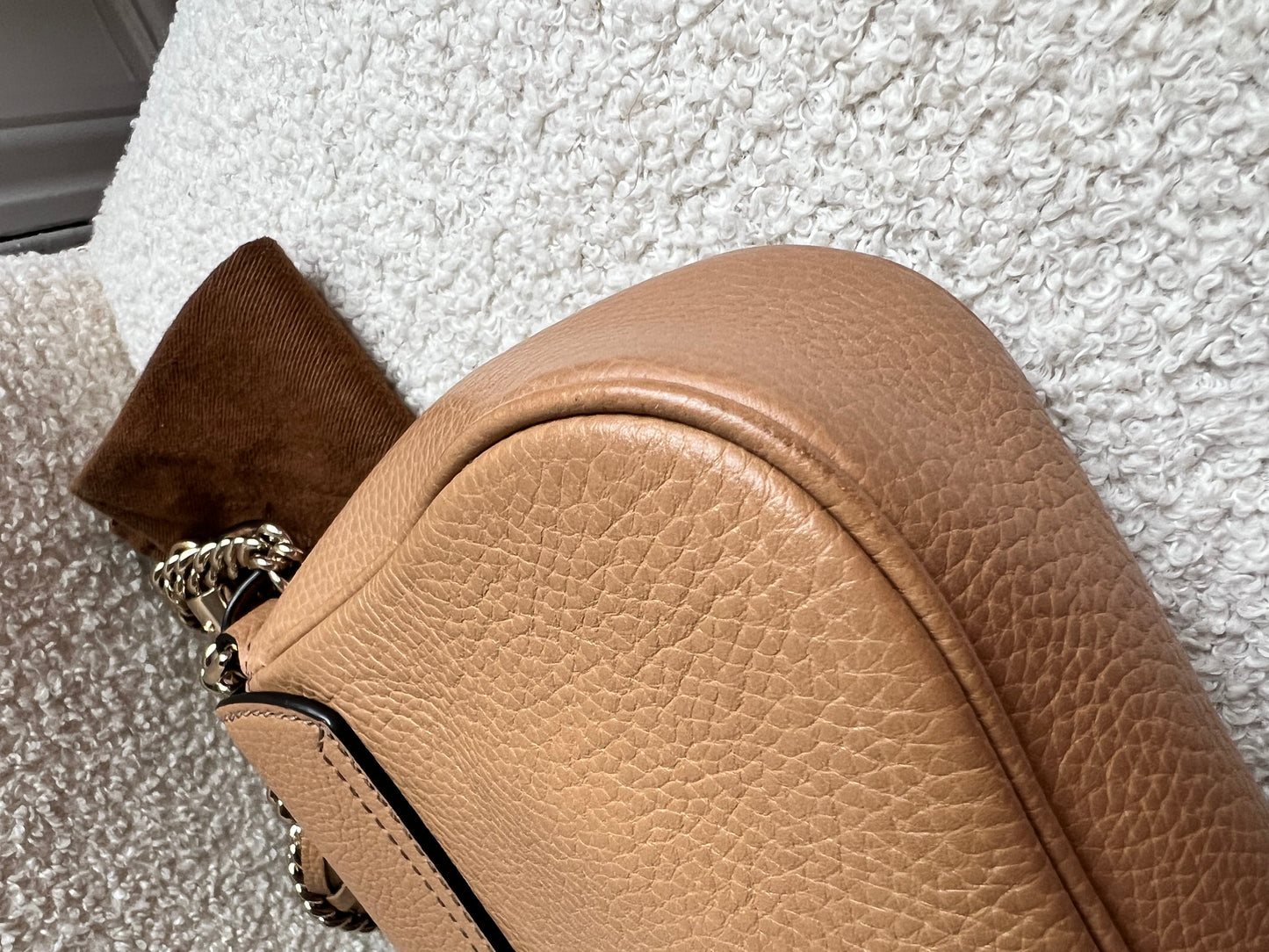 Gucci Beige Soho Chain Crossbody Flap Bag