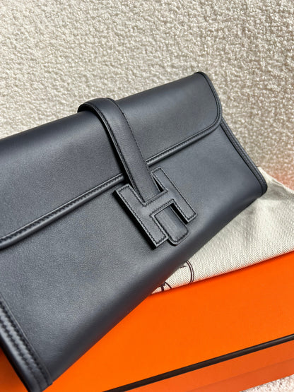 Hermes Jige Elan 29 Clutch in Bleu Nuit (RRP £3360)