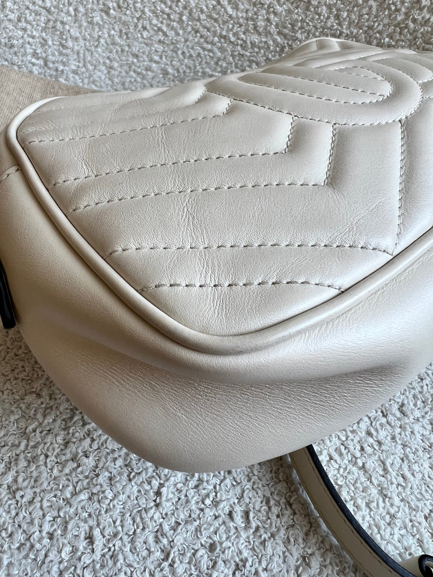 Gucci GG White Marmont Small Shoulder Bag (RRP £1440)