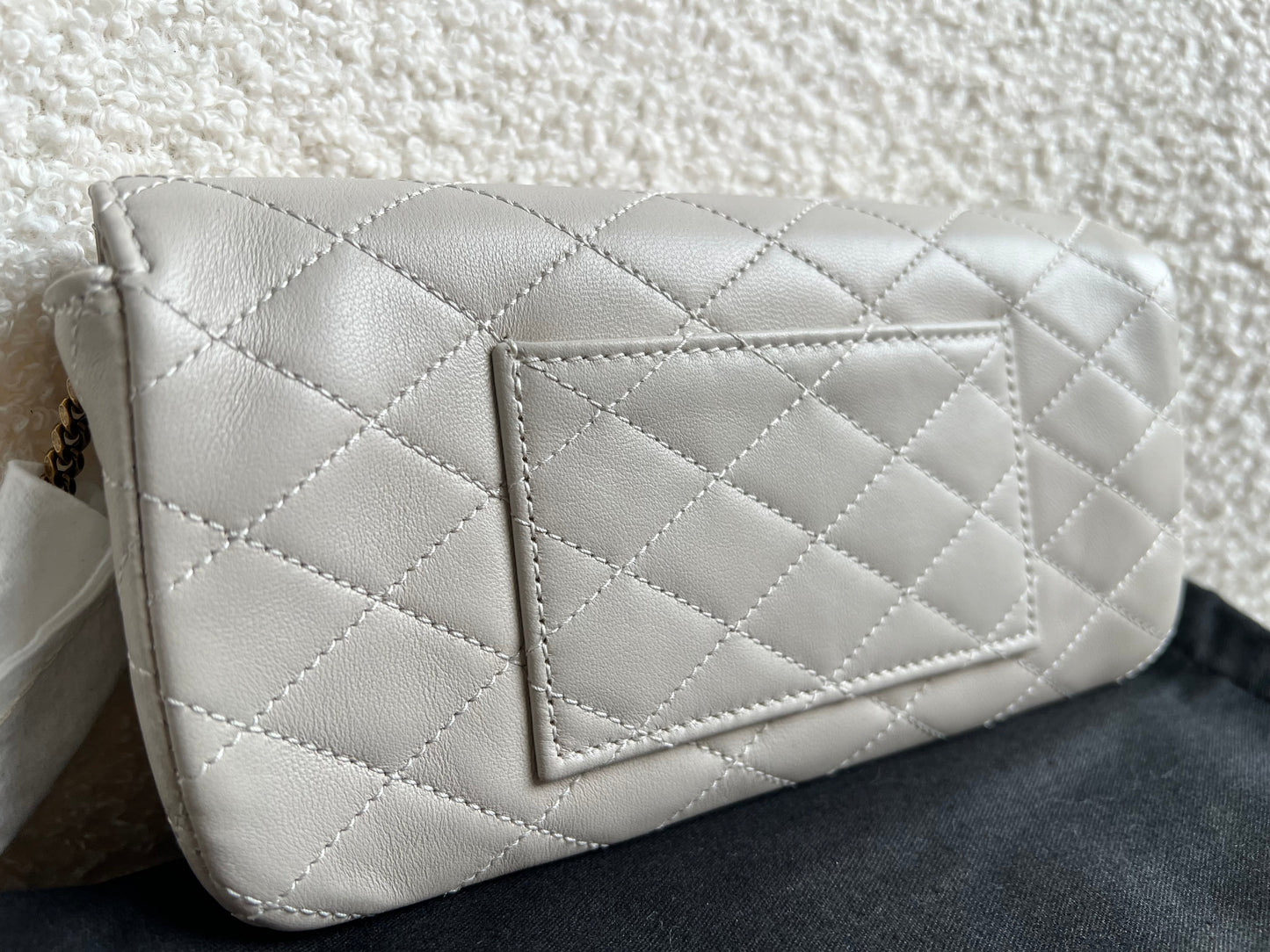 Yves Saint Laurent (YSL) Blanc Vintage Gaby Phone Pouch (RRP £920)