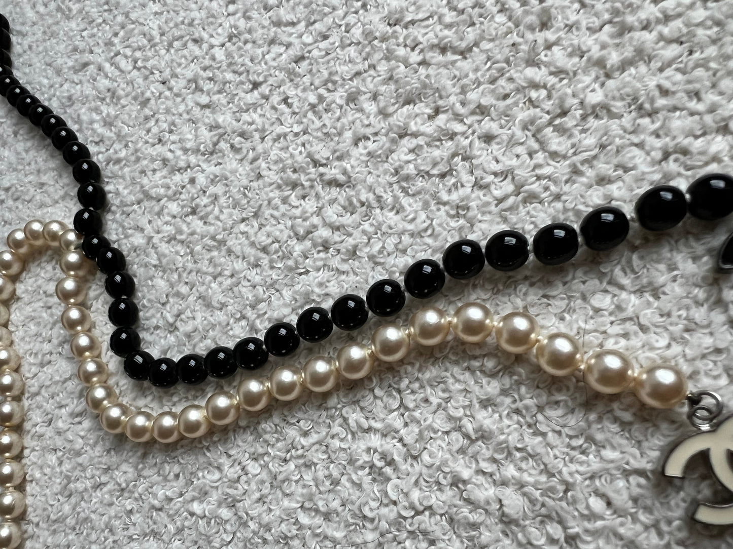 Chanel CC Black and White Beaded Long Lariat Necklace