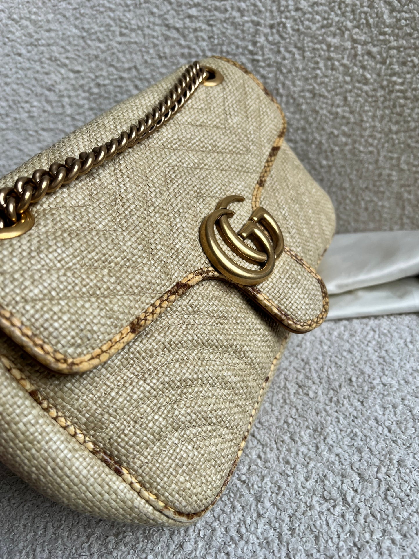 Gucci GG Beige Raffia Marmont Small Shoulder Bag (RRP £1,570)