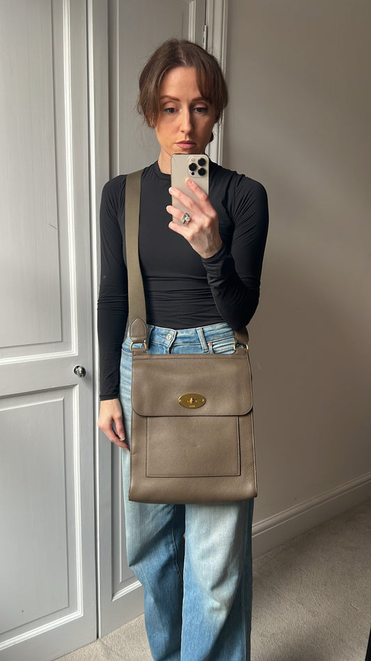 Mulberry Large Clay Antony (RRP £825)