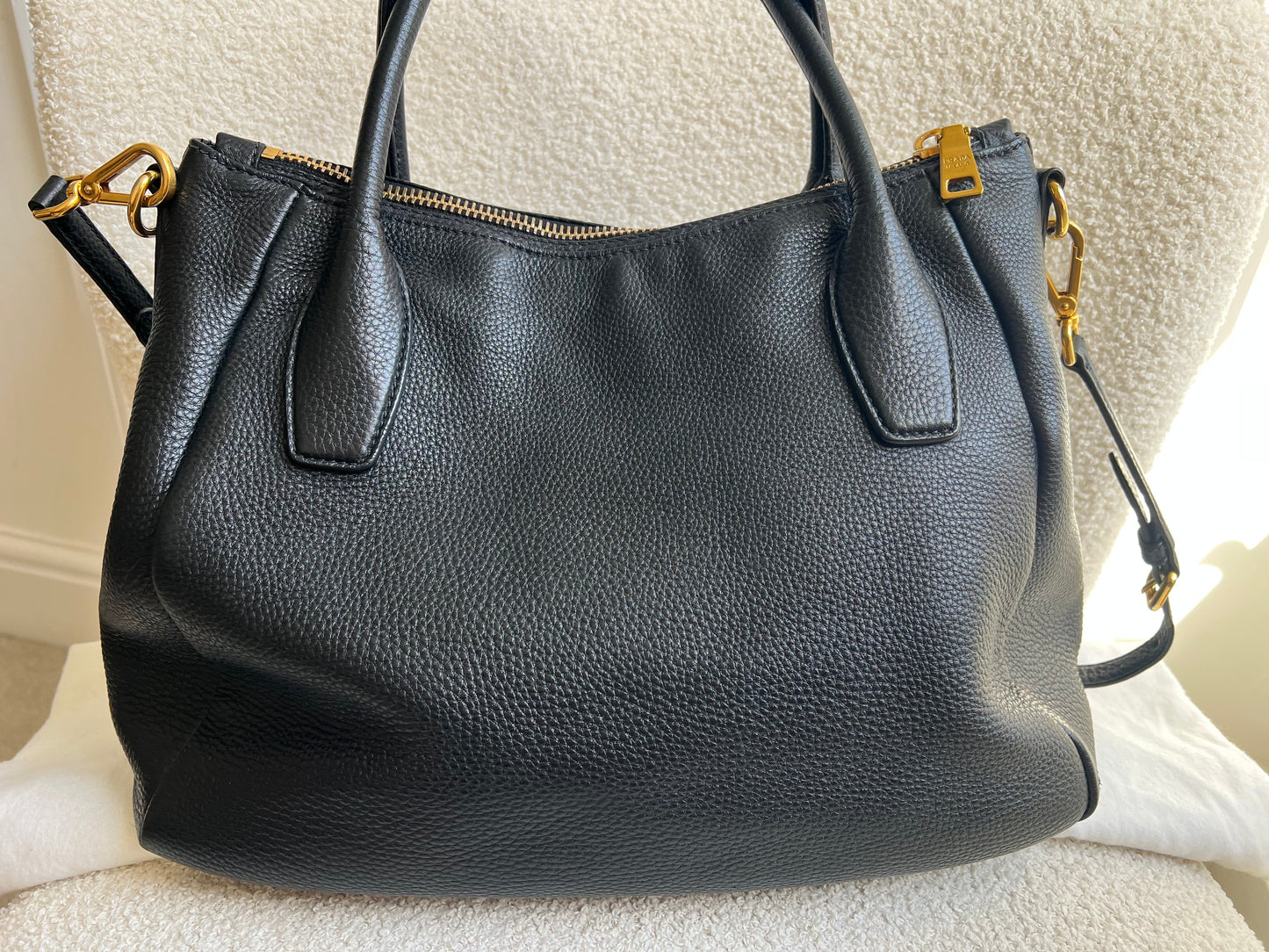 Prada Black Vitello Daino Leather Sacca 2 Manici Hobo Bag