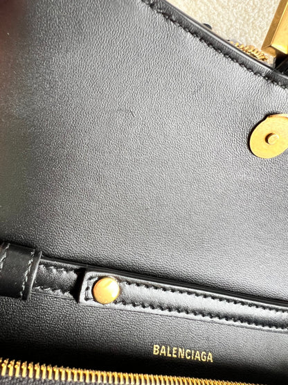Balenciaga Black Hourglass Wallet on Chain (RRP £1190)