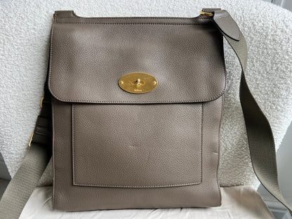 Mulberry Large Clay Antony (RRP £825)