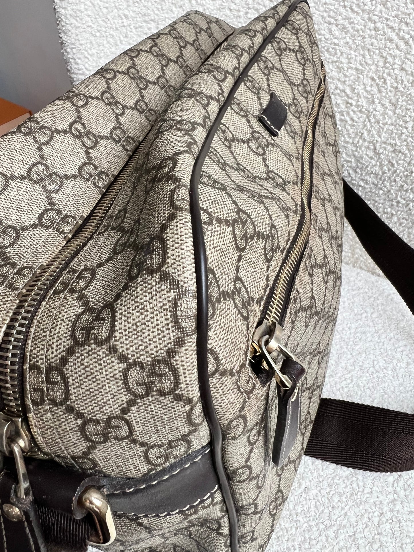 Gucci GG Supreme Canvas Shoulder Bag