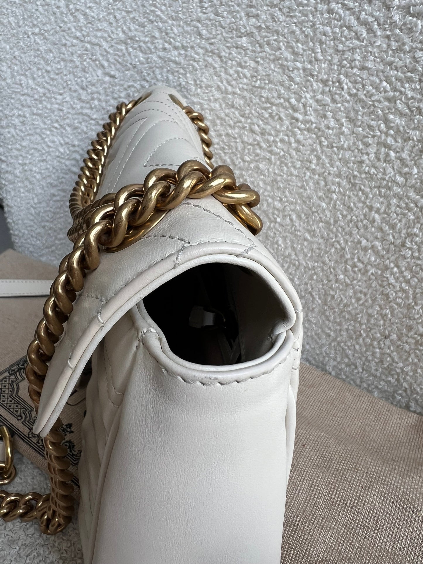 Gucci GG White Marmont Small Shoulder Bag (RRP £1890)