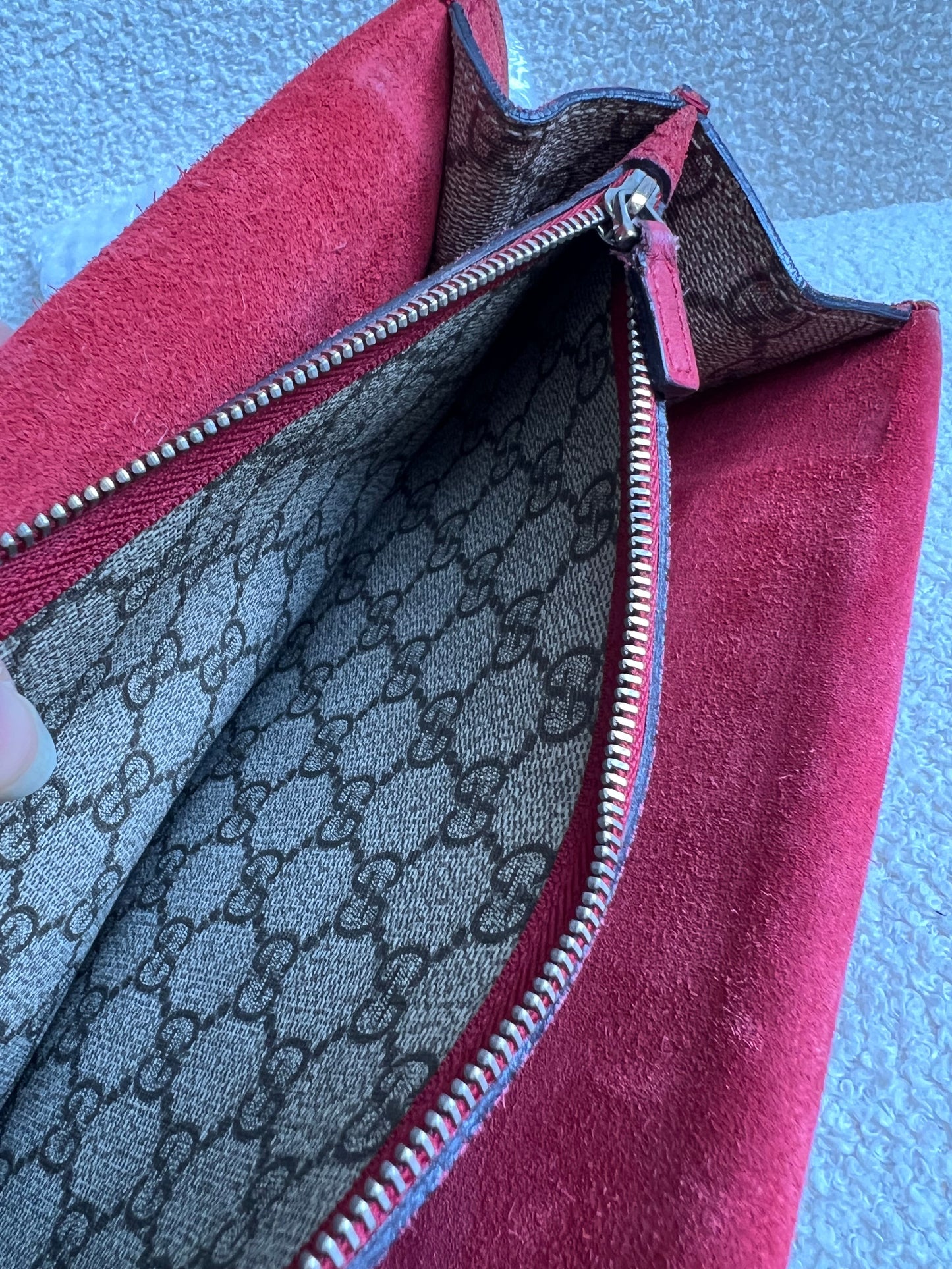 Gucci Dionysus GG Supreme Small Shoulder Bag (RRP £2,220)