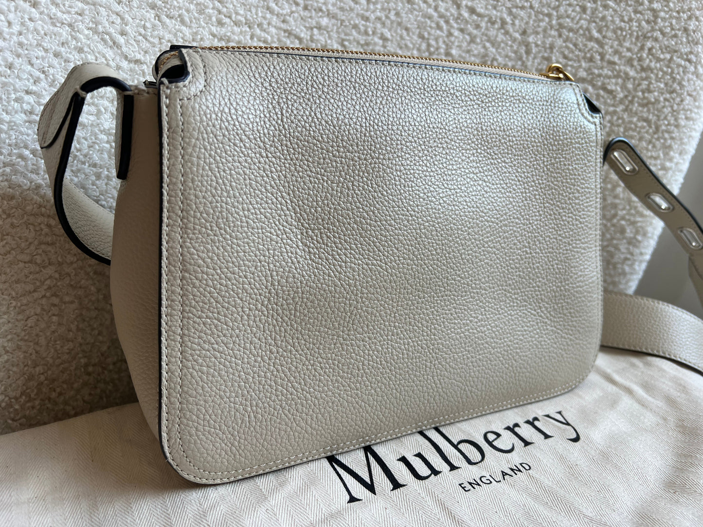 Mulberry Billie in Chalk Small Classic Grain (RRP £895)