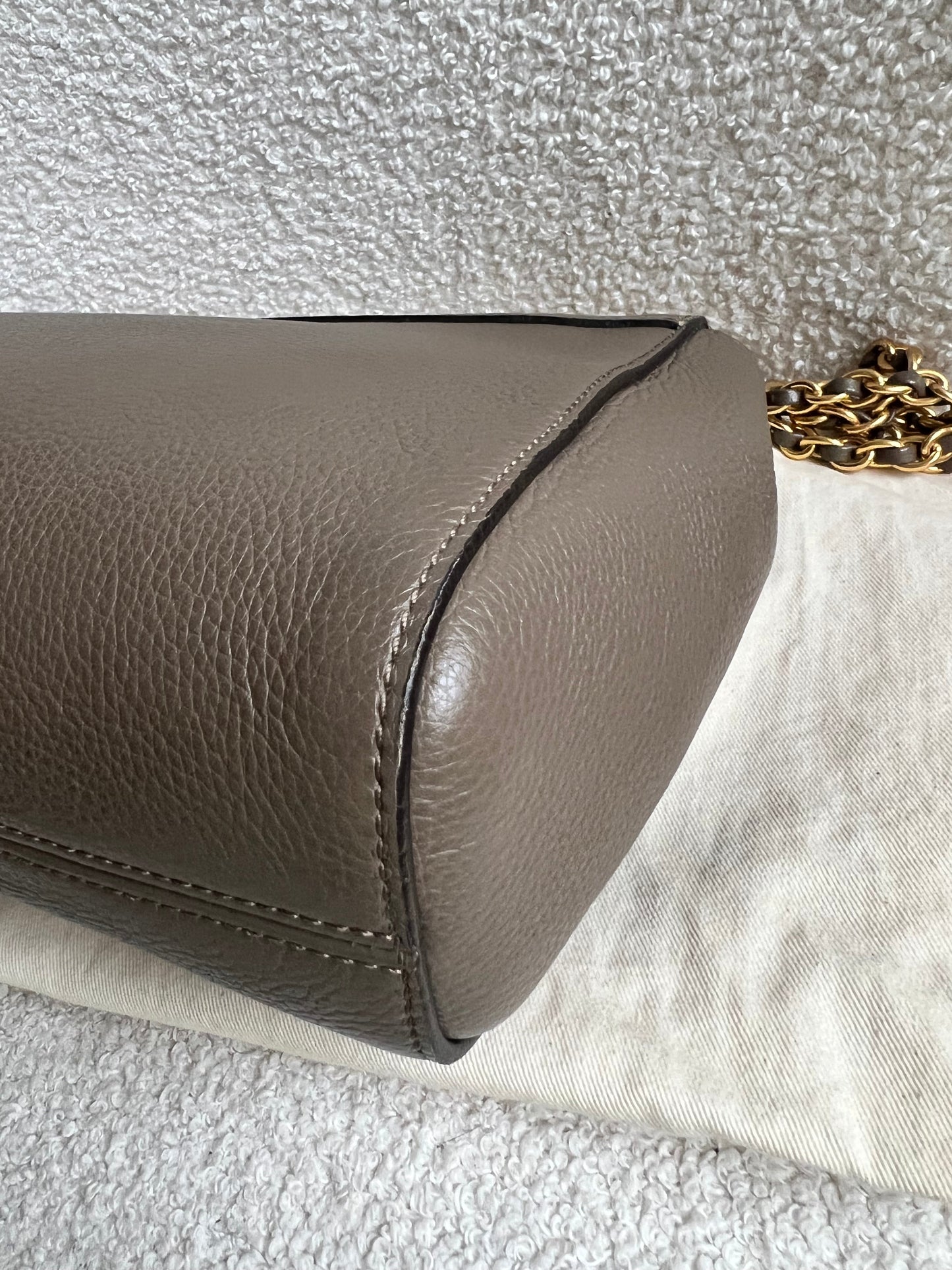Mulberry Clay Medium Lily with Gold Hardware (RRP £1095)
