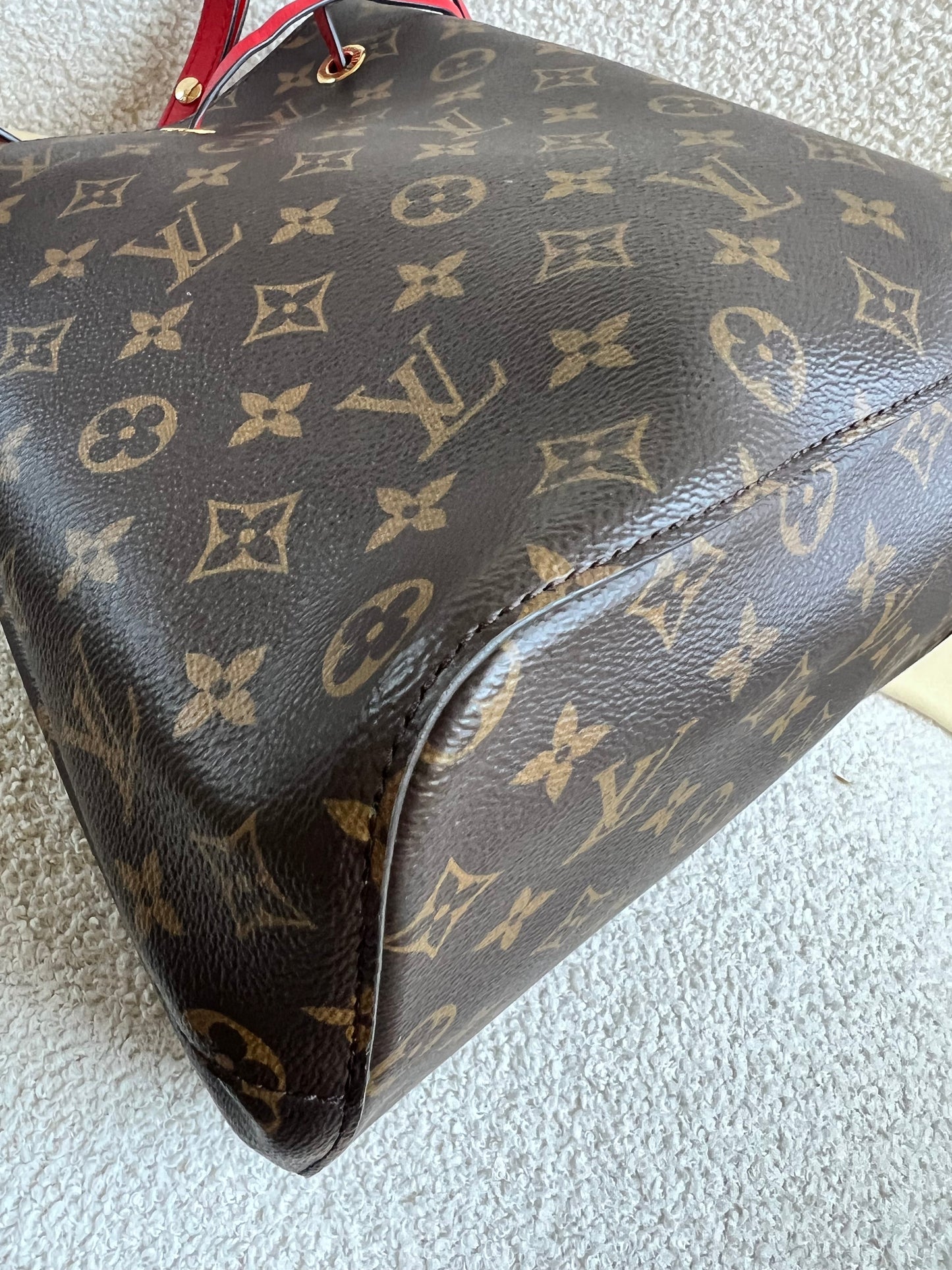Louis Vuitton Neo Noe Monogram Coquelicot (RRP £1,790)