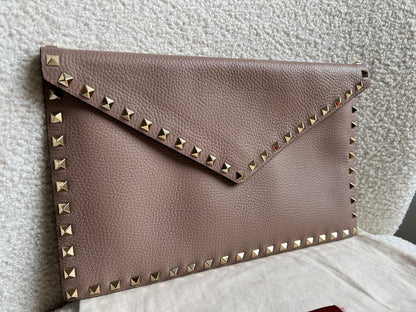 Valentino Garavani Rockstud Calfskin Clutch Pouch Rose Poudre (RRP £540)