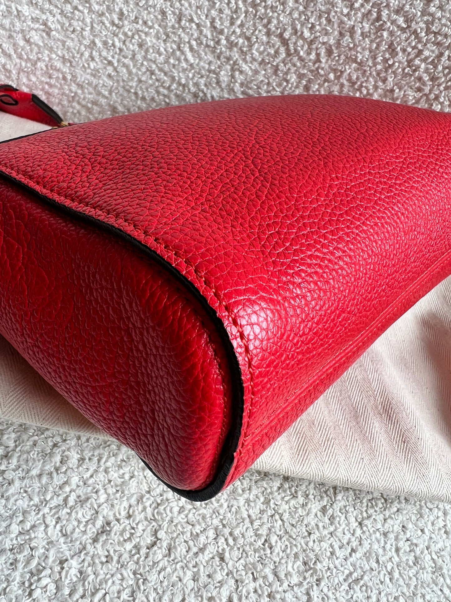 Mulberry Fiery Red Regular Lily with Gold Hardware (RRP £995)