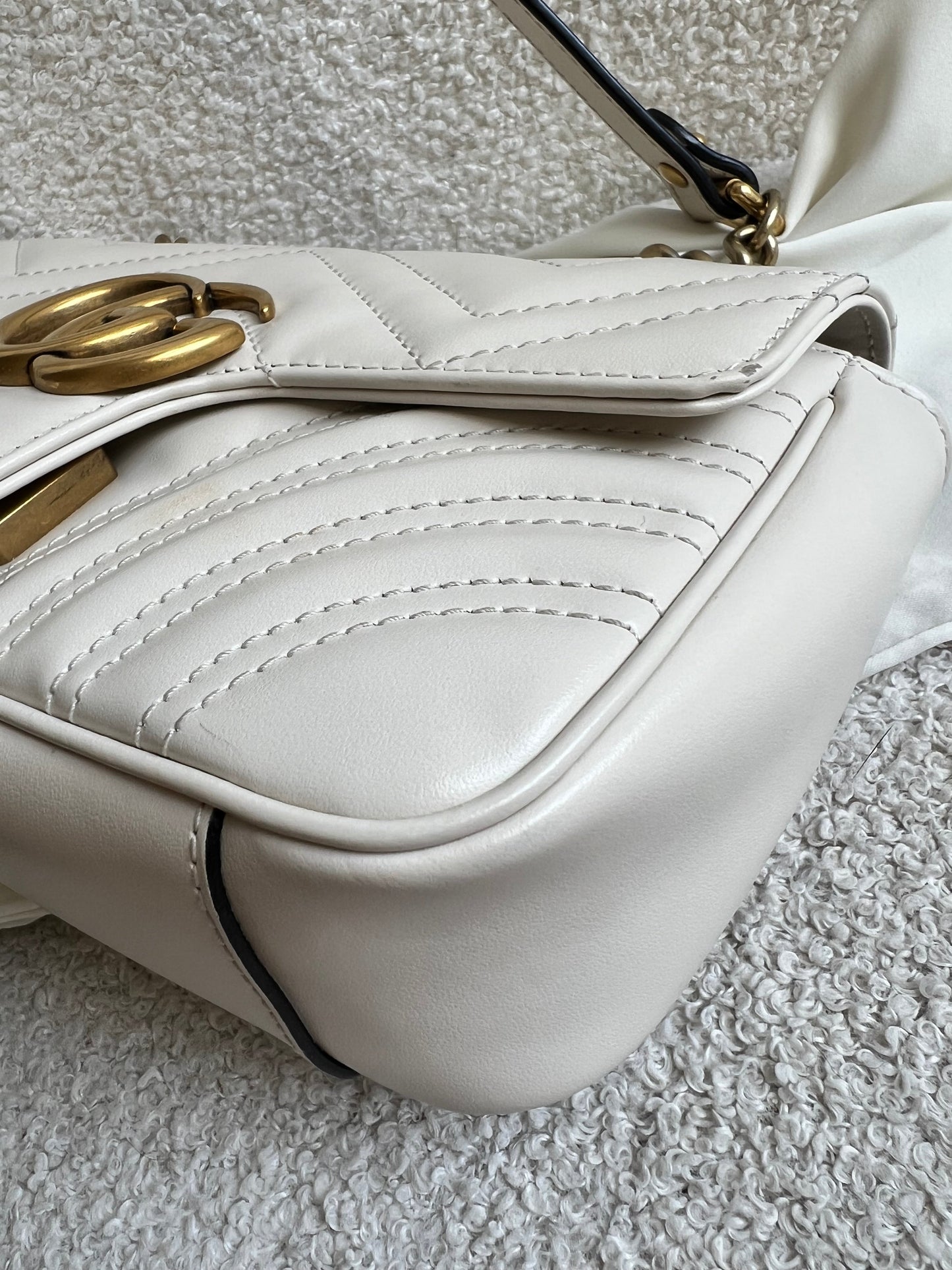 Gucci GG White Marmont Mini Shoulder Bag (RRP £1,890)