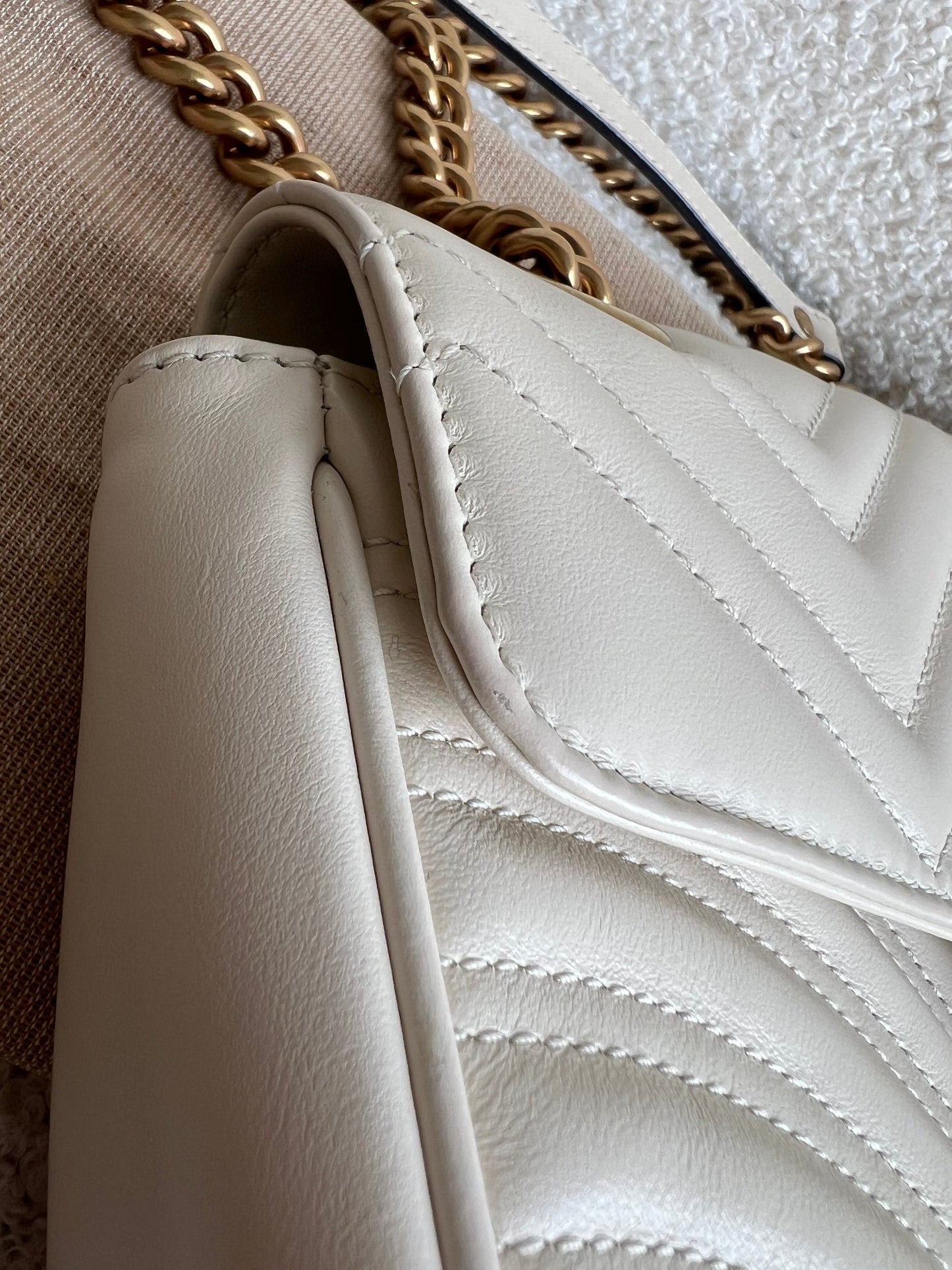 Gucci GG White Marmont Small Shoulder Bag (RRP £1890)