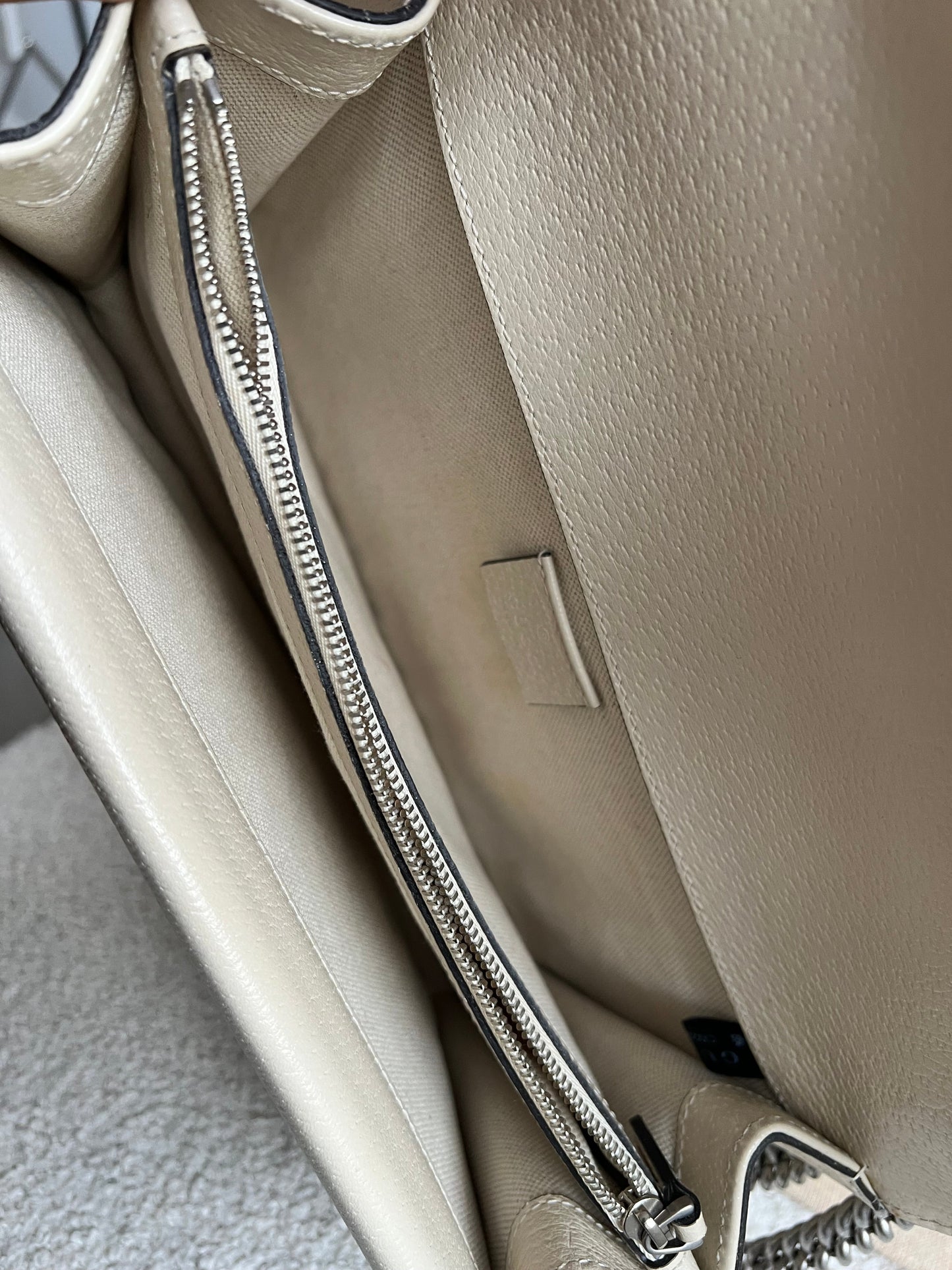Gucci Dionysus GG White Small Shoulder Bag (RRP £2,670)