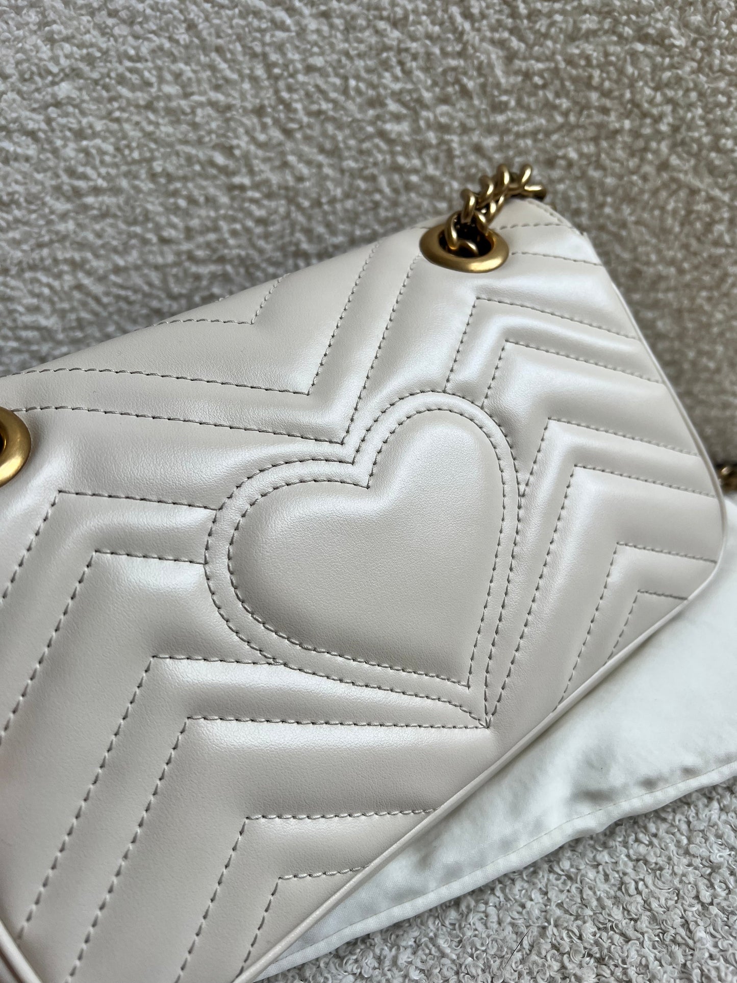 Gucci GG White Marmont Mini Shoulder Bag (RRP £1,890)