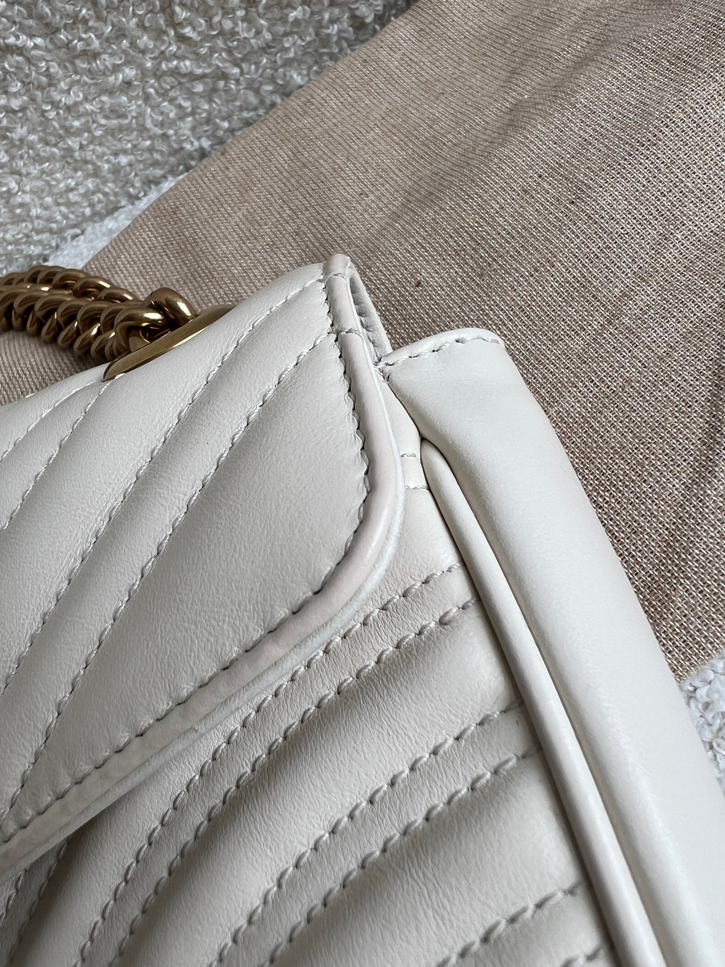 Gucci GG White Marmont Small Shoulder Bag (RRP £1890)