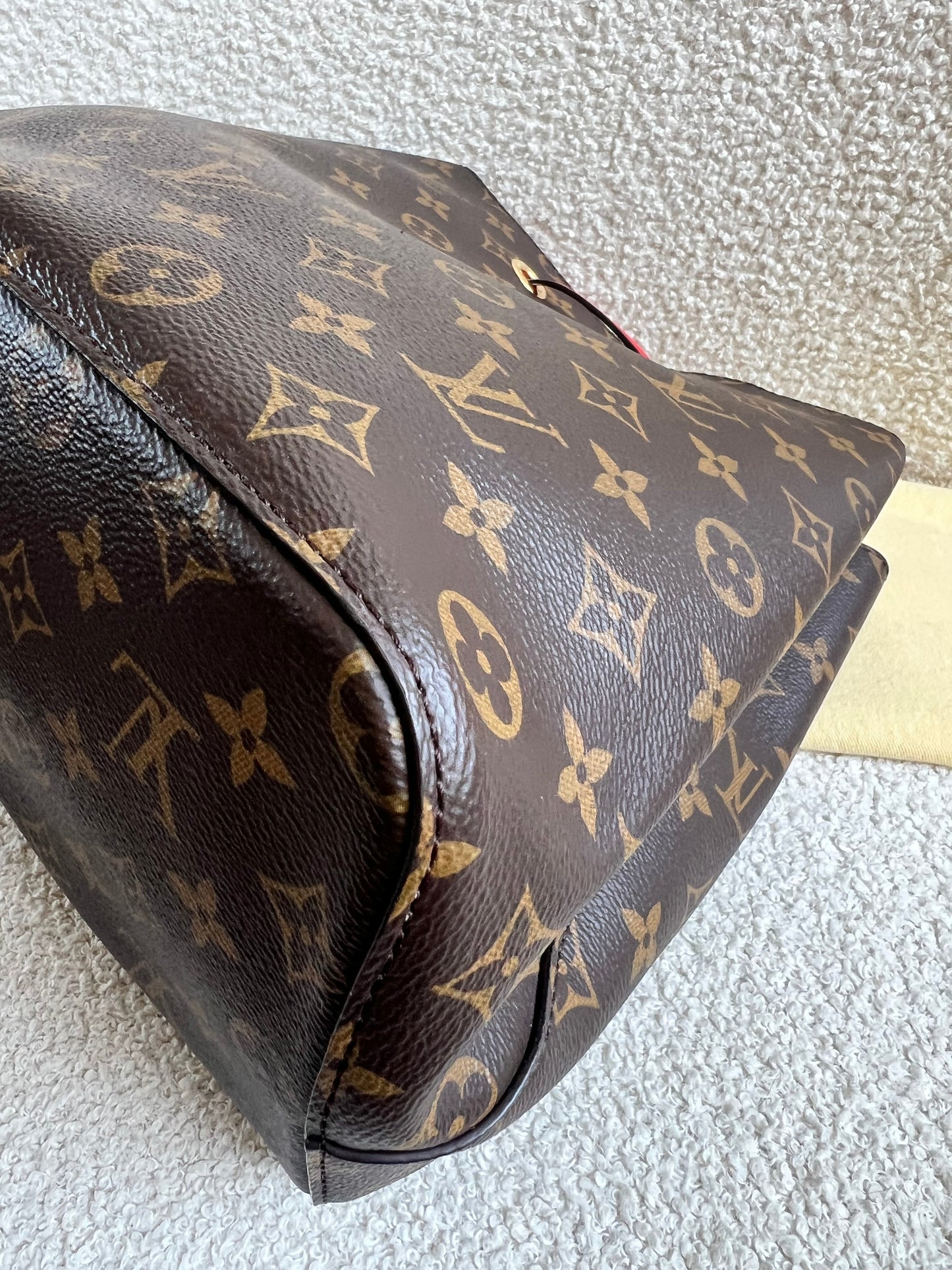 Louis Vuitton Neo Noe Monogram Coquelicot (RRP £1,790)