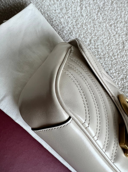 Gucci GG White Marmont Mini Shoulder Bag (RRP £1,890)