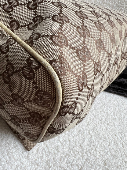 Gucci GG White Beige Canvas Messenger Bag