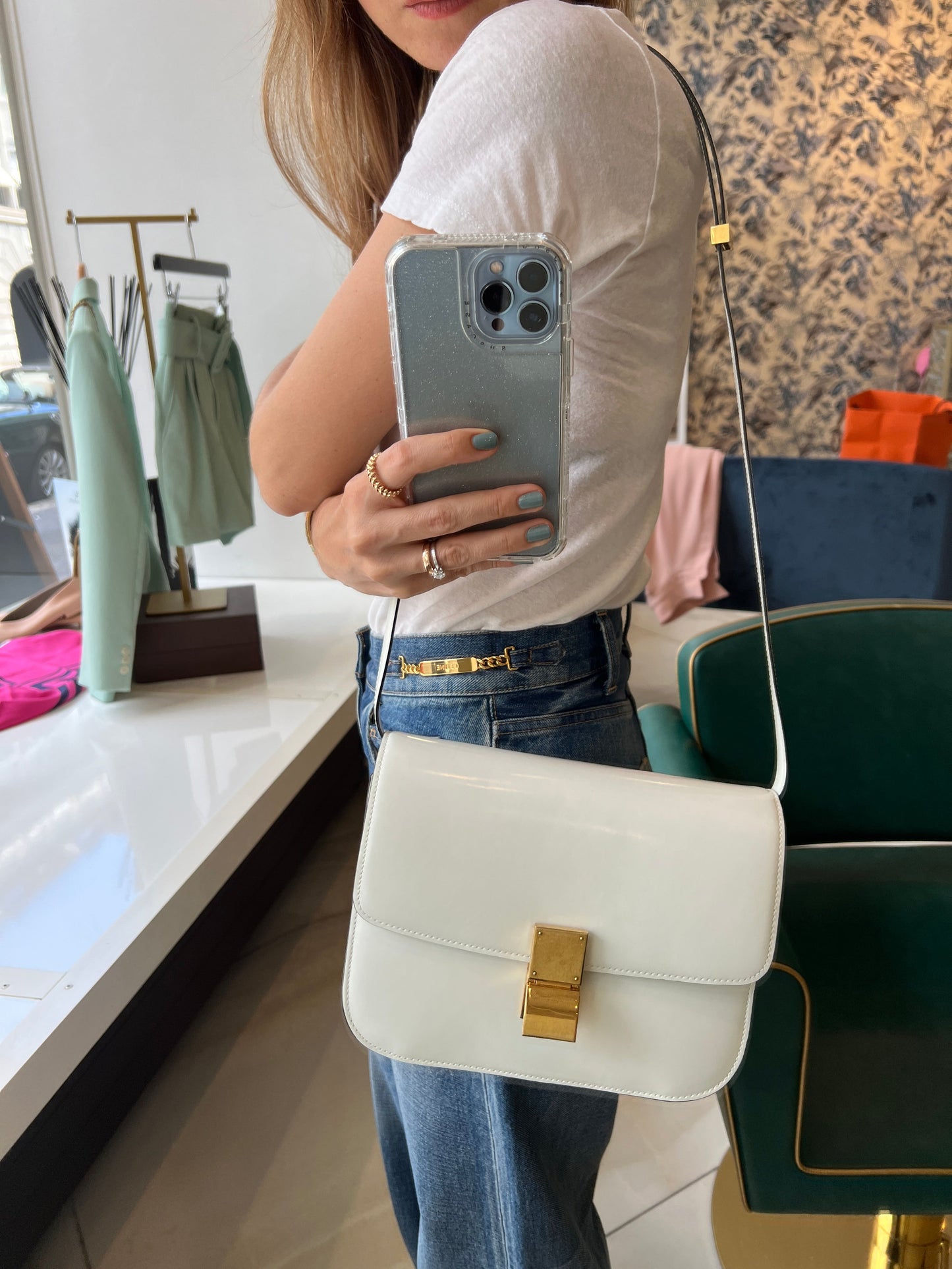 Medium Classic Box in Ivory